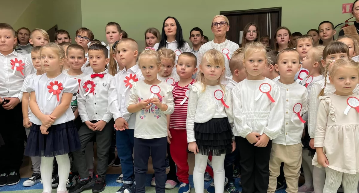 Tuchowicz upamiętnia Niepodległość. Wyjątkowy montaż słowno-muzyczny w szkole