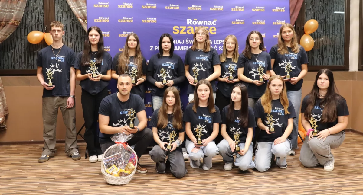  Młodzież z Wojcieszkowa zrealizowała kolejny projekt w ramach Programu Równać Szanse