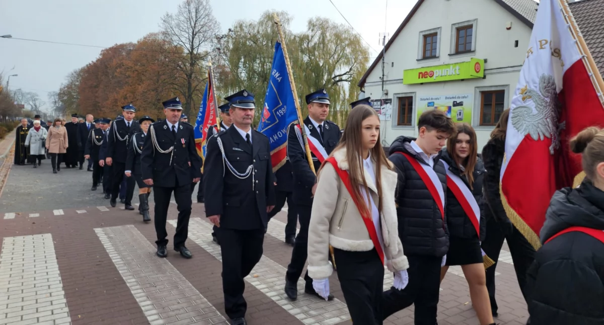 Obchody Święta Niepodległości w Adamowie: Patriotyczny marsz i Msza Święta [ZDJĘCIA]
