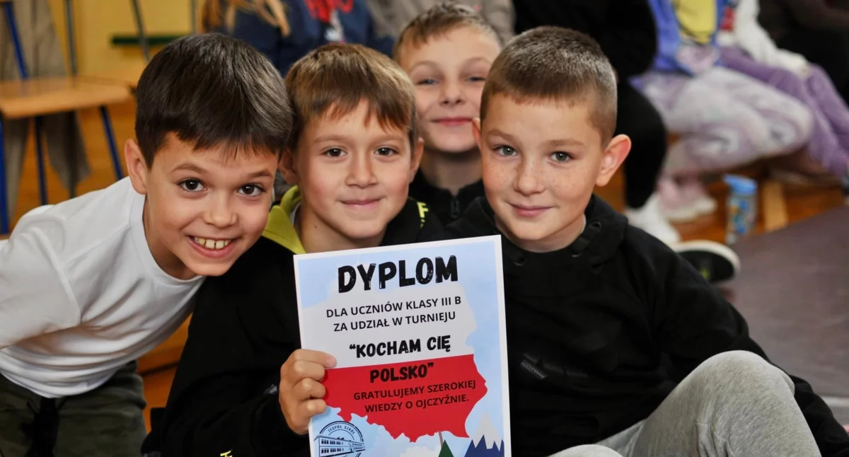 „Kocham Cię, Polsko!” – Turniej Patriotyczny dla Klas 1-3 w ZS Stanin [ZDJĘCIA]