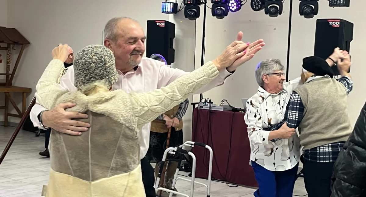 Seniorzy świętowali w Jedlance. Bal Seniora pełen radości i humoru [ZDJĘCIA, WIDEO]