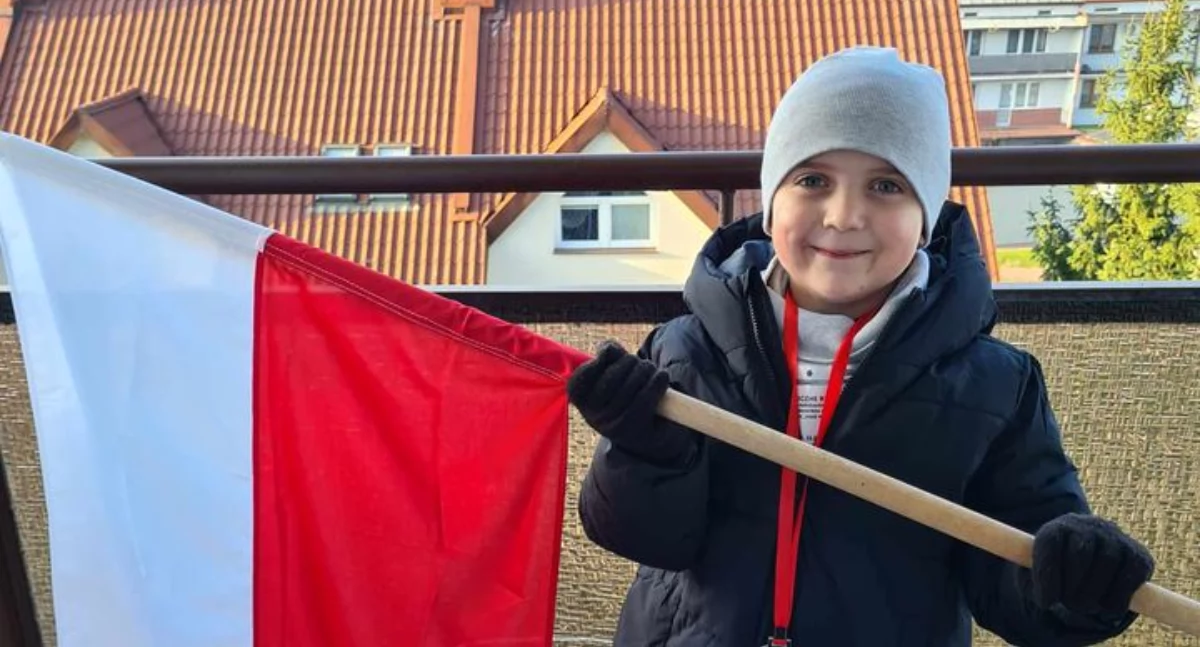 „Wywieś Flagę i Pokaż Patriotyzm!” – Uczniowie z Łukowa zachwycili swoimi gestami