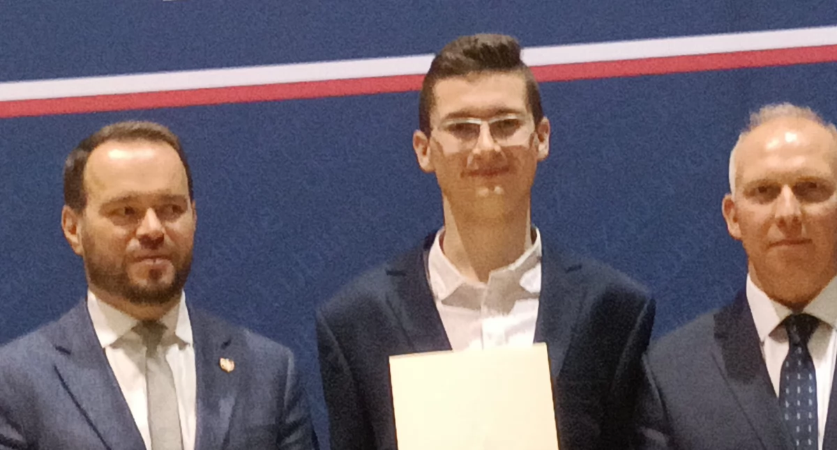 Szymon Kaczor po raz czwarty ze Stypendium Prezesa Rady Ministrów! Sukces ucznia ZS nr 1