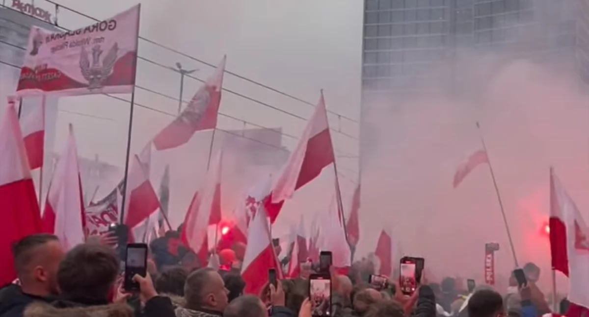 „Niepodległa w obiektywie” – uczniowie z ZS nr 1 w Łukowie upamiętnili 106. rocznicę odzyskania niepodległości!
