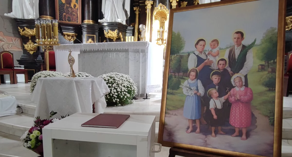 Relikwie bł. Rodziny Ulmów w Parafii Podwyższenia Krzyża Świętego w Łukowie