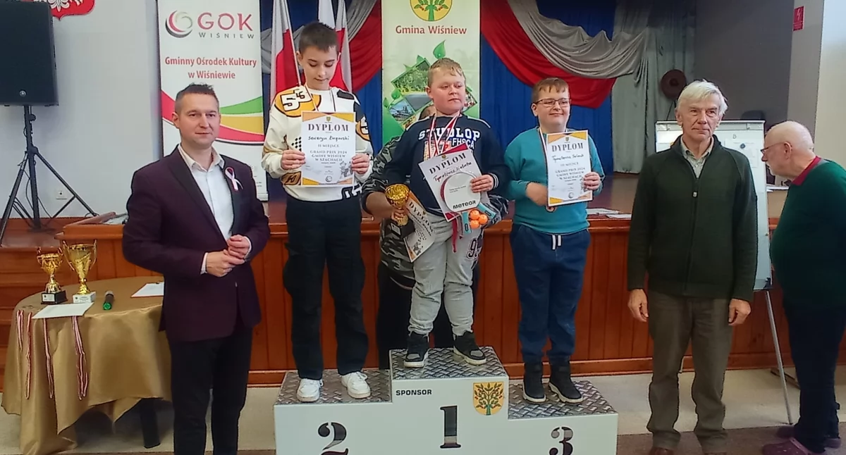 Hetman Krynka na szachowym podium: Mateusz Szczygielski i Dawid Wyrębek błyszczą w Wiśniewie!