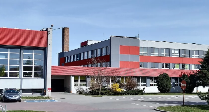 Woda w piwnicy Szkoły Podstawowej nr 5 w Łukowie. Znamy przyczyny awarii