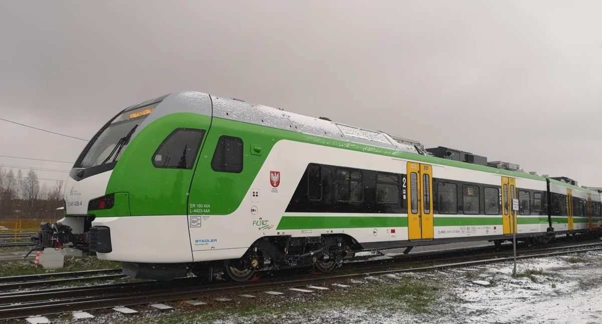 Poważne utrudnienia na trasie Warszawa – Łuków! Opóźnienia sięgają nawet 100 minut