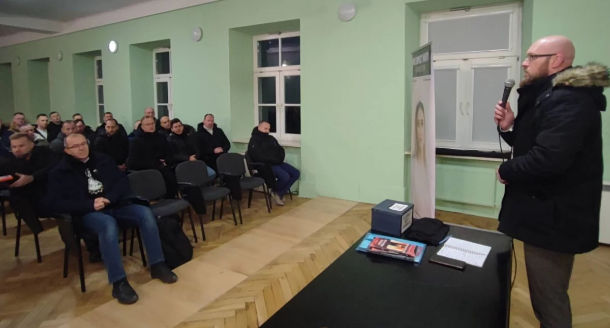 Wojownicy Maryi Łuków: Ponad 50 Osób na Spotkaniu Regionalnym! Zobacz, co się działo