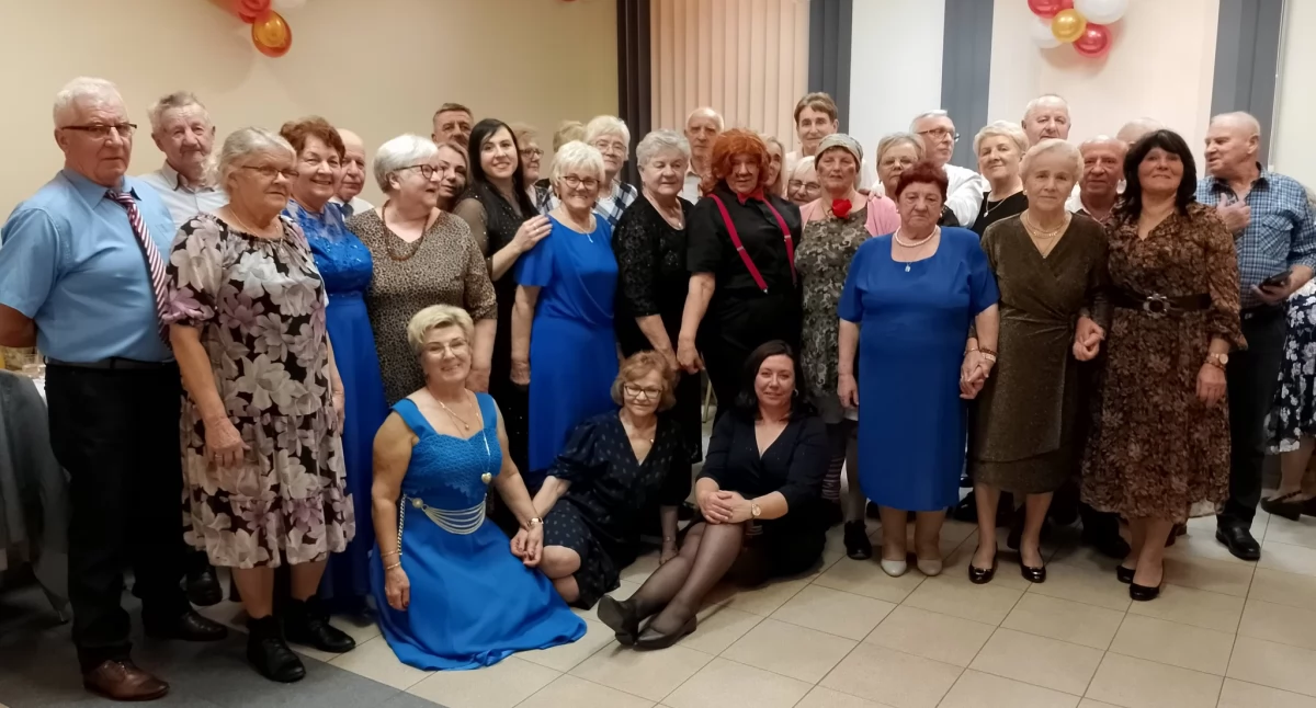 Seniorzy bawili się na całego! Wyjątkowa zabawa andrzejkowa w Gminie Łuków [ZDJĘCIA]