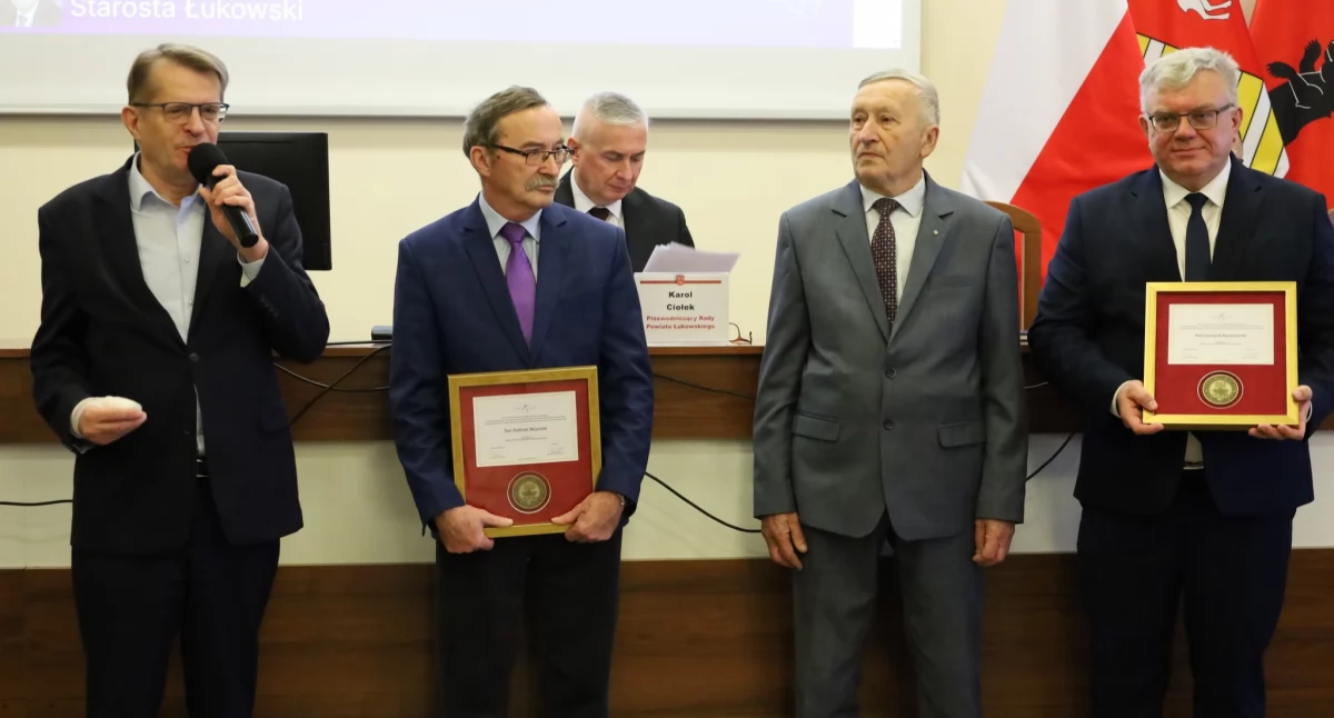 Andrzej Wisiński i Leonard Baranowski z medalami 550-lecia Województwa Lubelskiego
