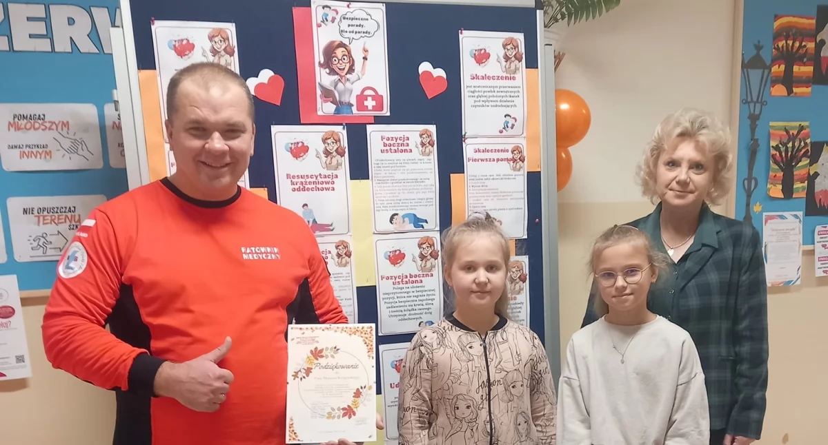 Jak uratować życie? Ratownik Medyczny uczył uczniów w Zarzeczu Łukowskim