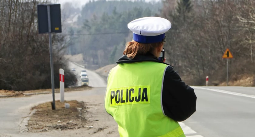 Pędził BMW 153 km/h w terenie zabudowanym! Łukowska policja ukarała 21-latka rekordowym mandatem