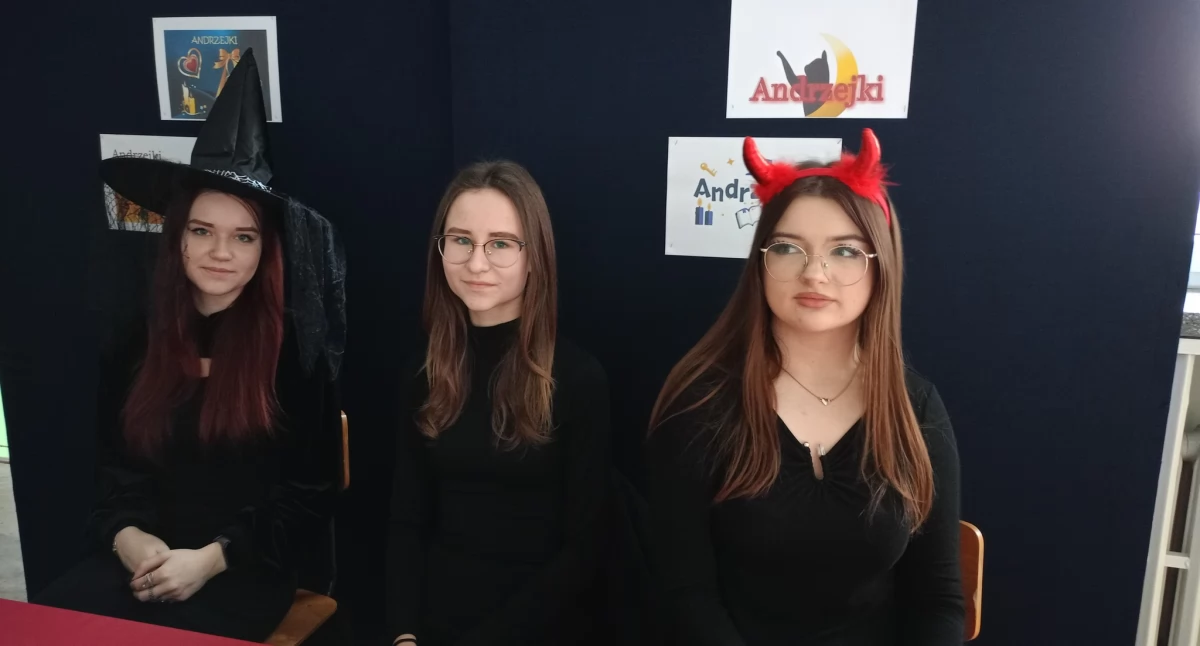 Andrzejki 2024 w Zespole Szkół Nr 1 w Łukowie. Wróżby, kapsuła czasu i magia przyszłości!