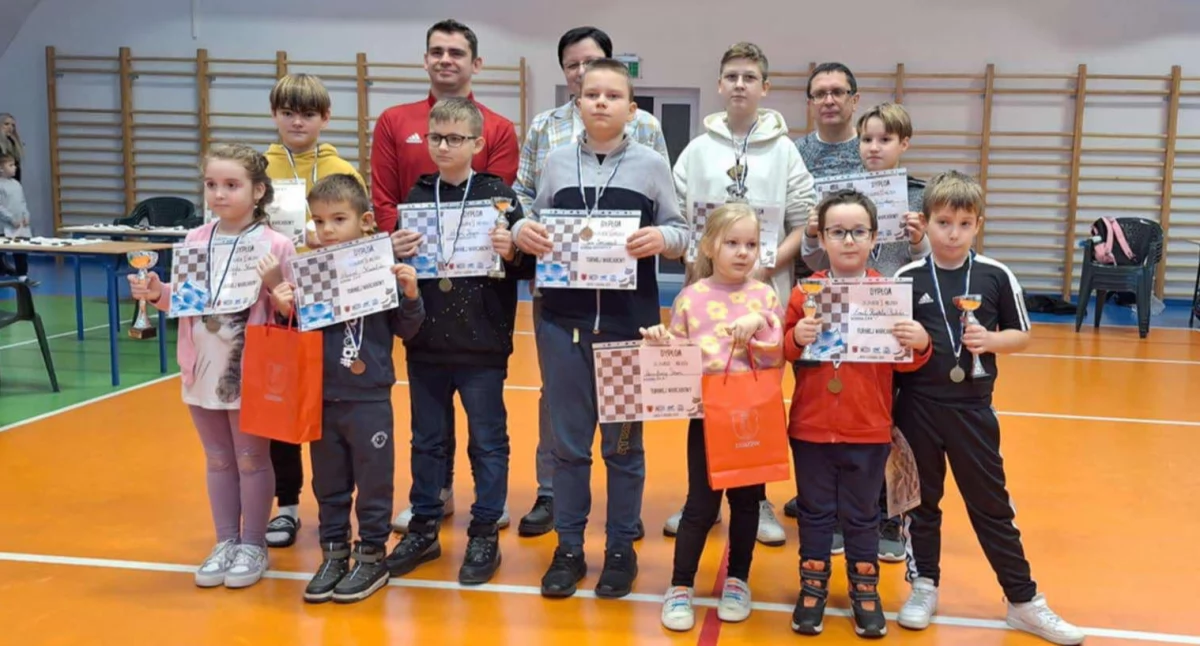 Oliwier, Maciej i Emil rządzą w Łukowie! Mistrzostwa w SP nr 4 w warcabach rozstrzygnięte!