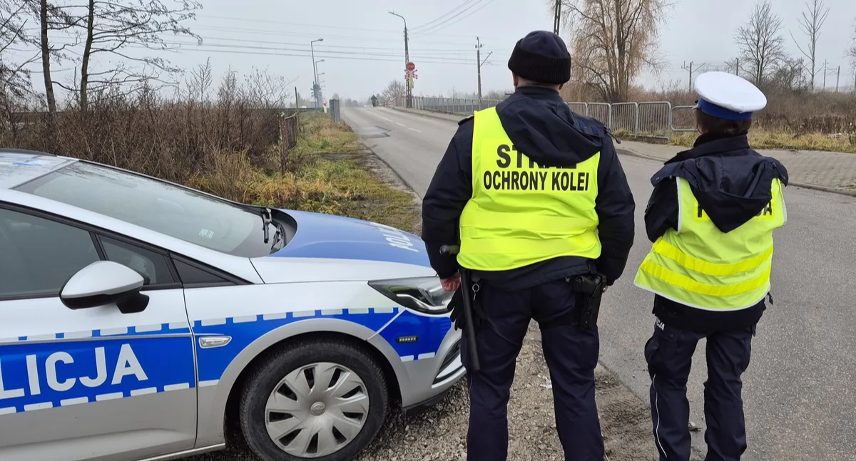 Łuków. Zignorowali znak Stop na torach. Konsekwencje mogły być tragiczne