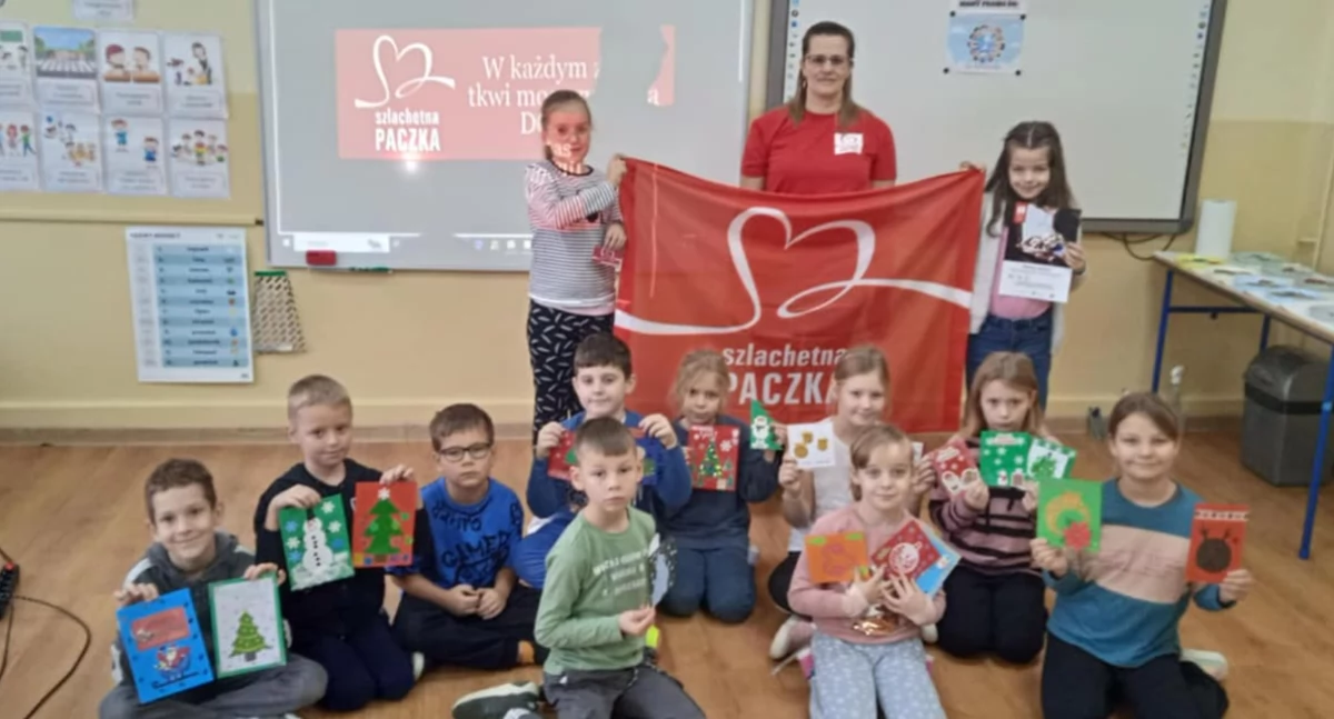 Dzieci z Radoryża Kościelnego niosą świąteczną radość potrzebującym!
