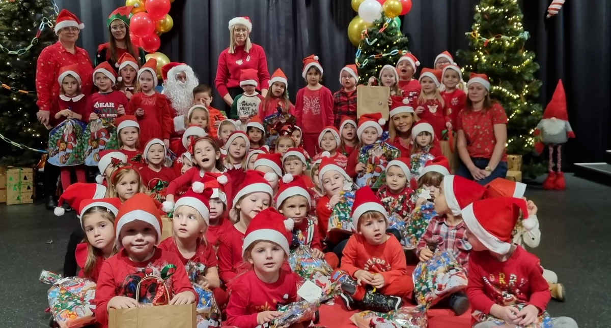 Ho! Ho! Ho! Święty Mikołaj obdarował dzieci w gminie Adamów! [ZDJĘCIA]