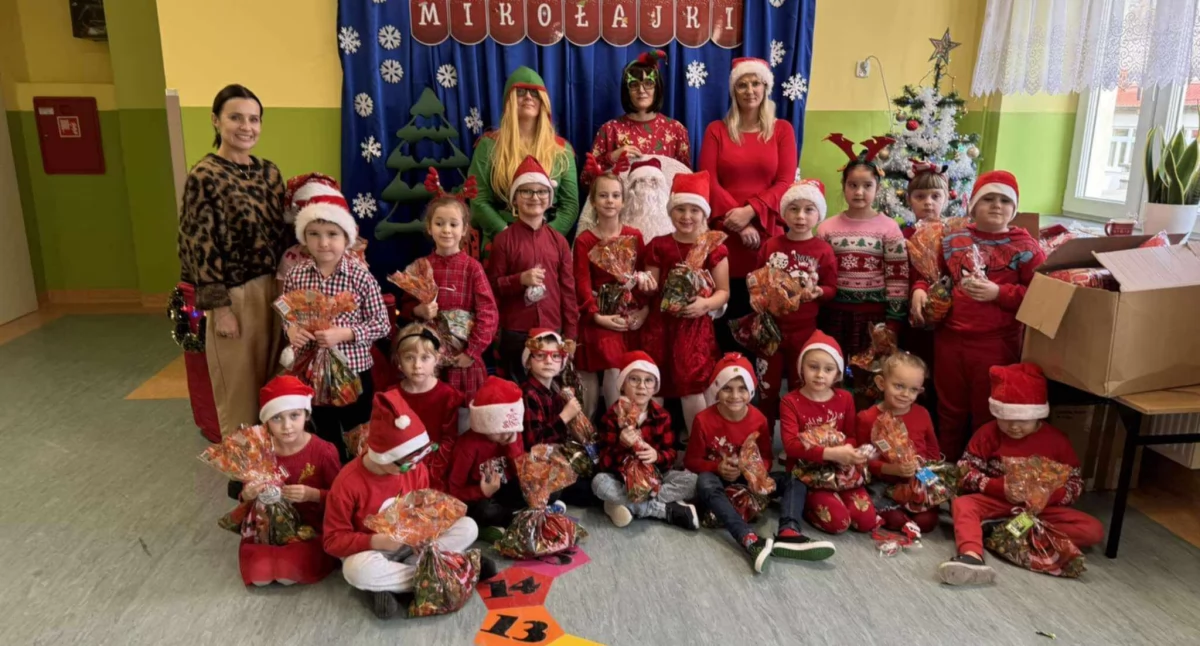 Magiczne Mikołajki w ZS Wojcieszków: śpiewy, prezenty i autorska piosenka [DUŻO ZDJĘĆ, WIDEO]