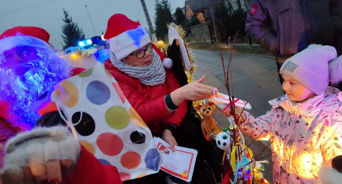 Mikołaj odwiedził dzieci w Gręzówce!  (WIDEO)