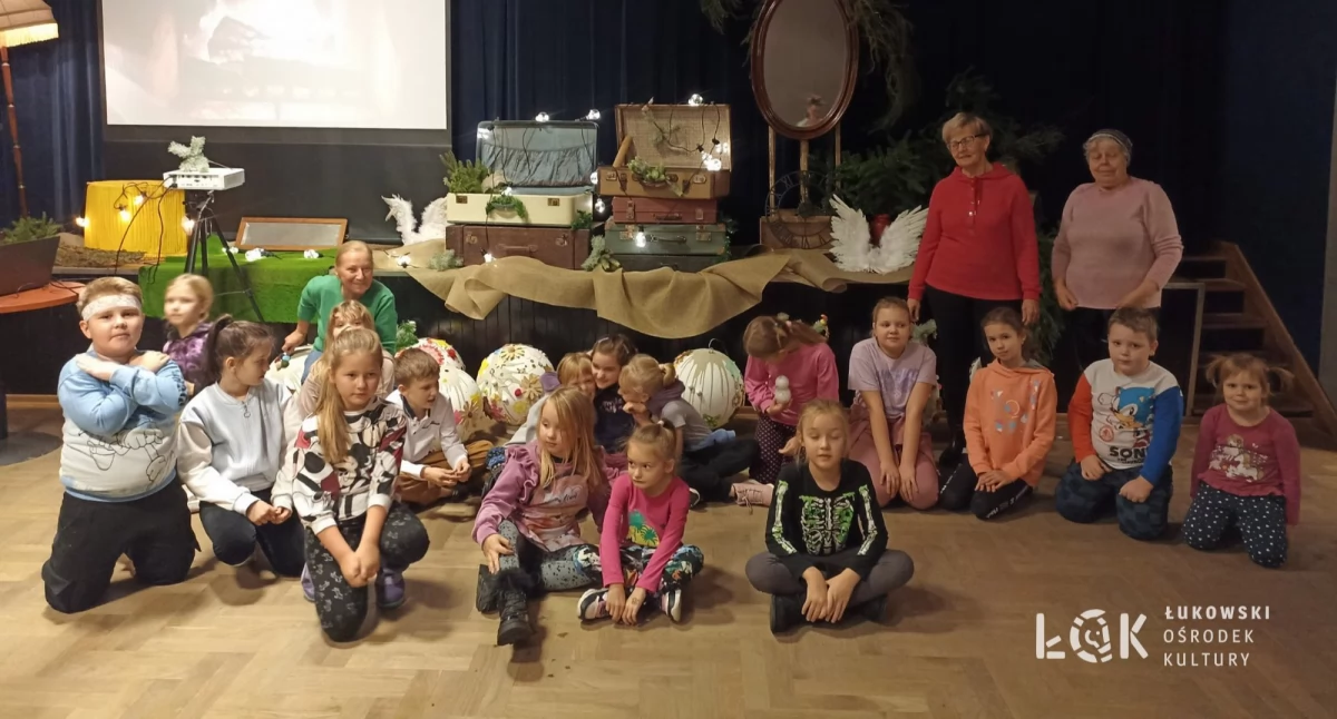 Magiczne bombki z recyklingu. Łukowski Ośrodek Kultury inspiruje kreatywnością [ZDJĘCIA]
