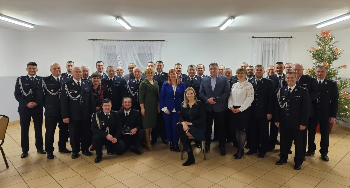 Opłatek strażacki z władzami gminy Krzywda. Wigilijna tradycja i plany na przyszłość