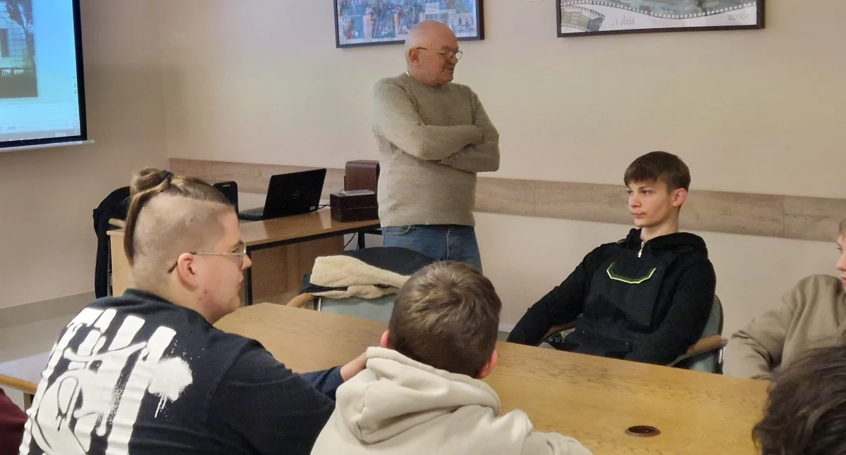 Motocykle w Łukowie: Andrzej Zdrojewski zainspirował uczniów ZS Nr 1