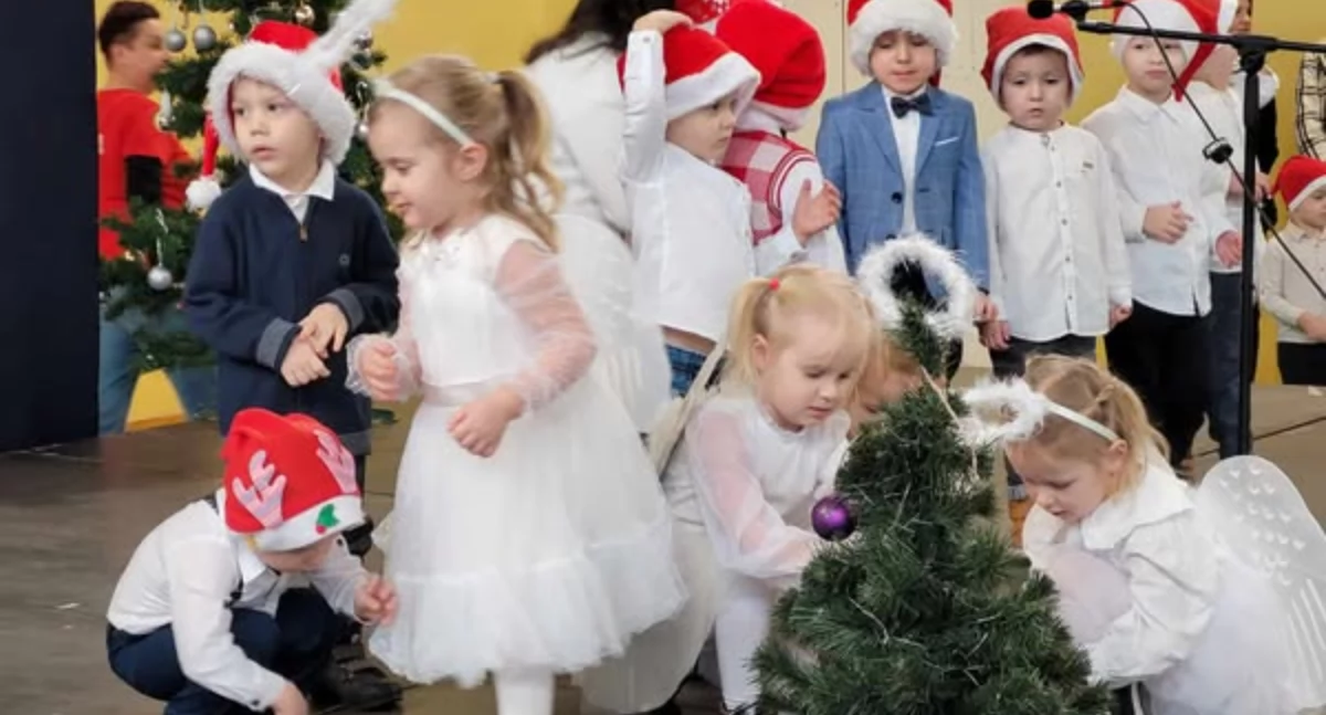 III Kiermasz Charytatywny „Dzieci Dzieciom” w Adamowie zakończony sukcesem! (WIDEO)