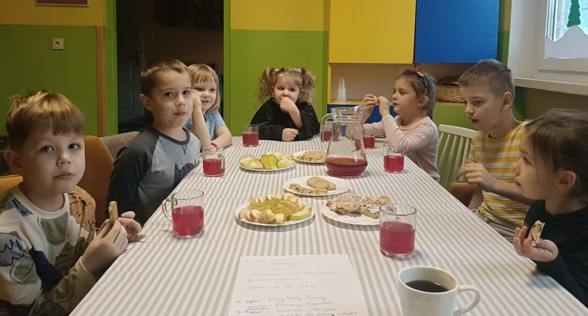  Przedszkolna Rada Dzieci w Łukowie: Zupa pomidorowa, kotlety i tematyczny bal – co jeszcze postanowili maluchy?