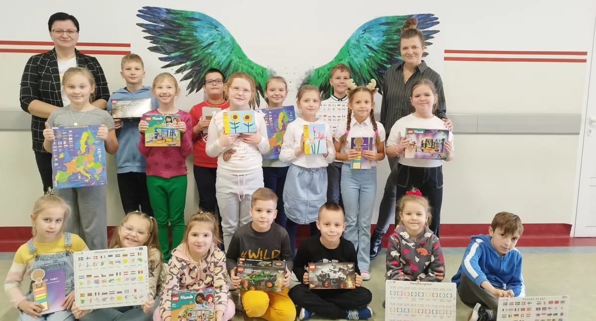 Natalia, Zoja i Oliwia zwyciężają w konkursie profilaktycznym w Szkole Podstawowej Nr 4 w Łukowie!