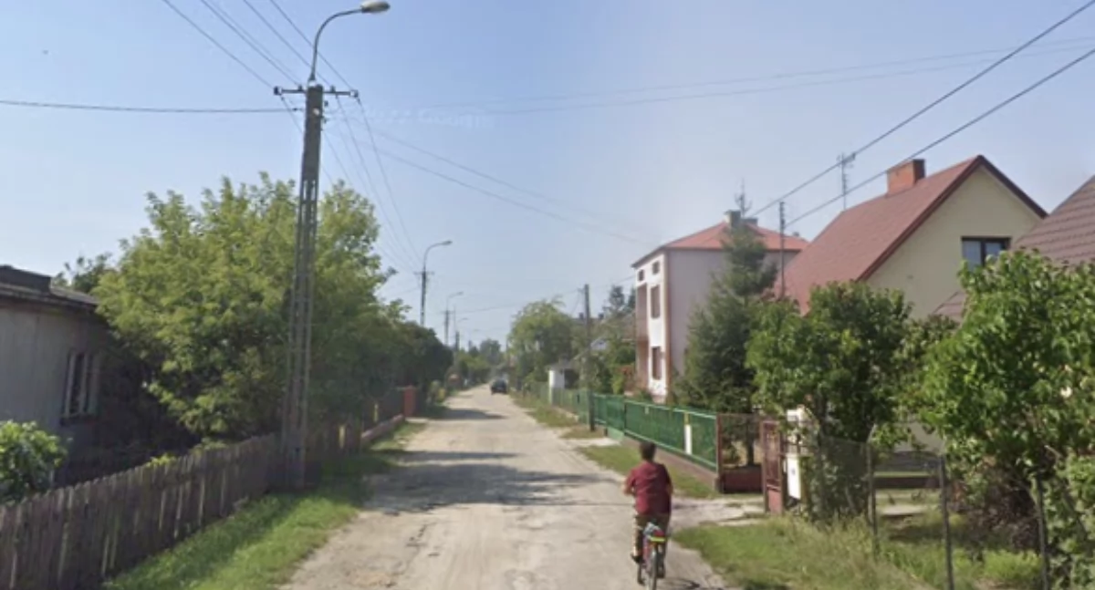 Wiatr otworzył bramę i zniszczył Audi! Zaskakująca kolizja w Łukowie