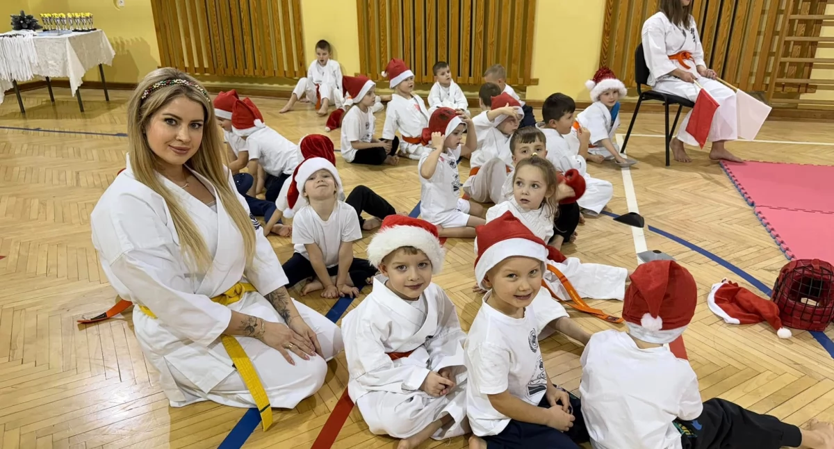 Mikołajkowy turniej karate SAMURAI KIDS w Łukowie. Małe gwiazdy w akcji [ZDJĘCIA]