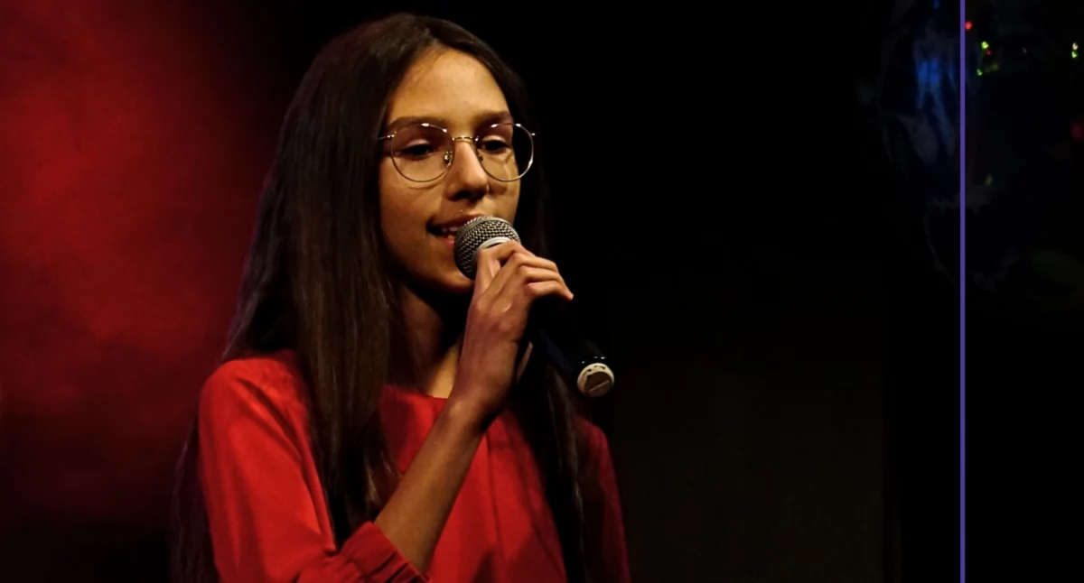 Aleksandra Gryczka zachwyca na ogólnopolskich scenach! Wielkie sukcesy młodej wokalistki z Łukowa