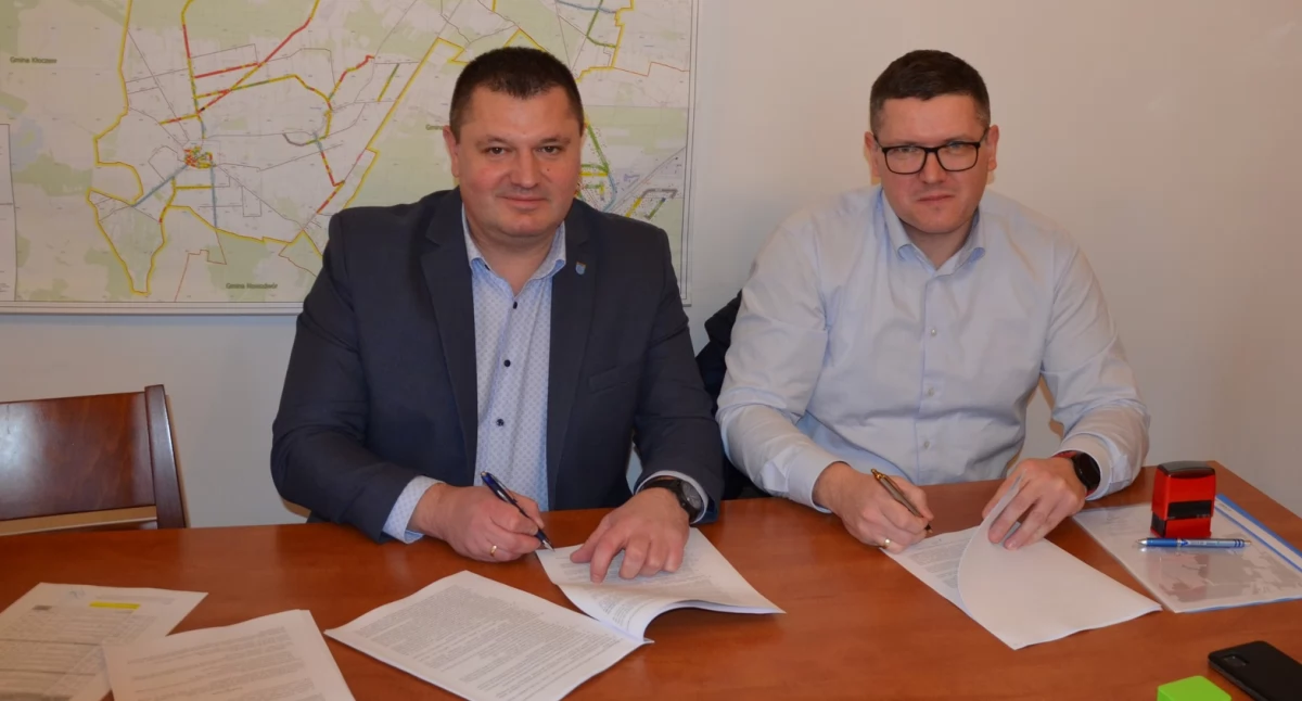 Podpisano umowę na remont drogi w Cisowniku. Inwestycja za ponad pół miliona złotych!