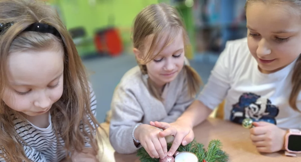 Jak dzieci ze świetlicy w Zespole Szkolno-Przedszkolnym w Łukowie przygotowały się na Święta Bożego Narodzenia?