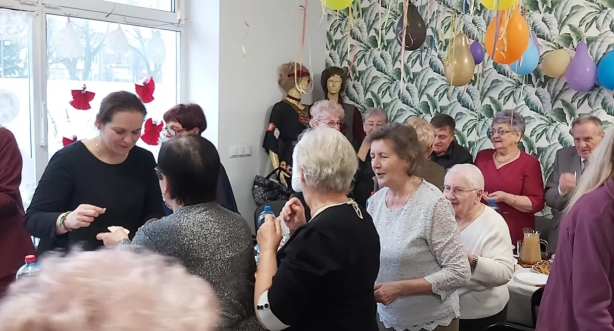 Wyjątkowe spotkanie opłatkowe w Klubie Senior+ w Łukowie. Wspólne kolędowanie i serdeczne życzenia [GALERIA]