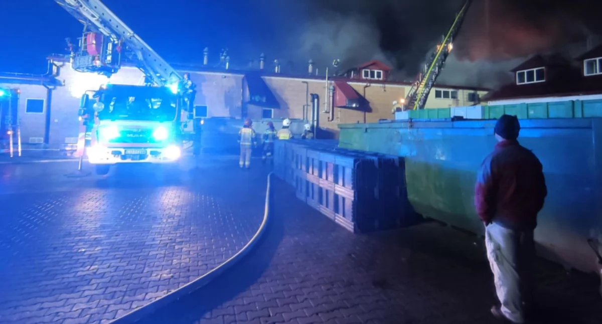 Dramat właścicieli i załogi:  Straty są poważne. Pożar Zakładów Mięsnych w Starych Kobiałkach 