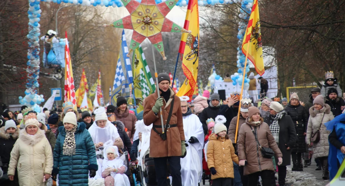 Wielki sukces Orszaku Trzech Króli w Łukowie! Tłumy na ulicach miasta [ZDJĘCIA CZĘŚĆ II]