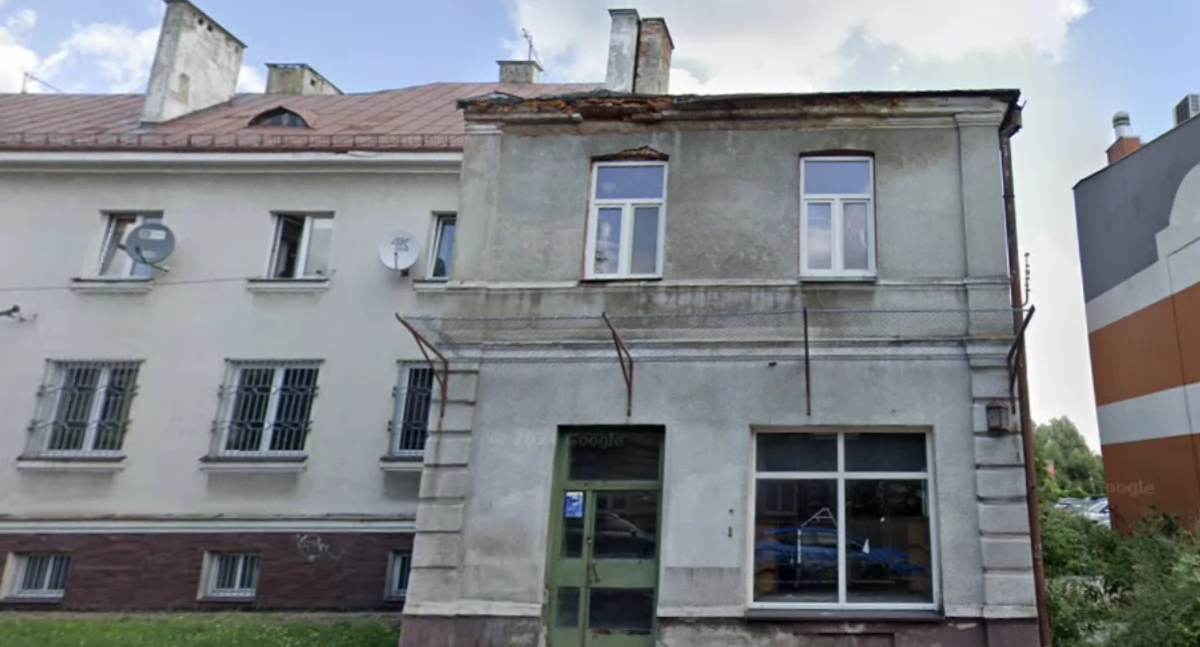 Ruina na ulicy Wyszyńskiego w Łukowie. Czy budynek naprzeciw biblioteki zagraża bezpieczeństwu?