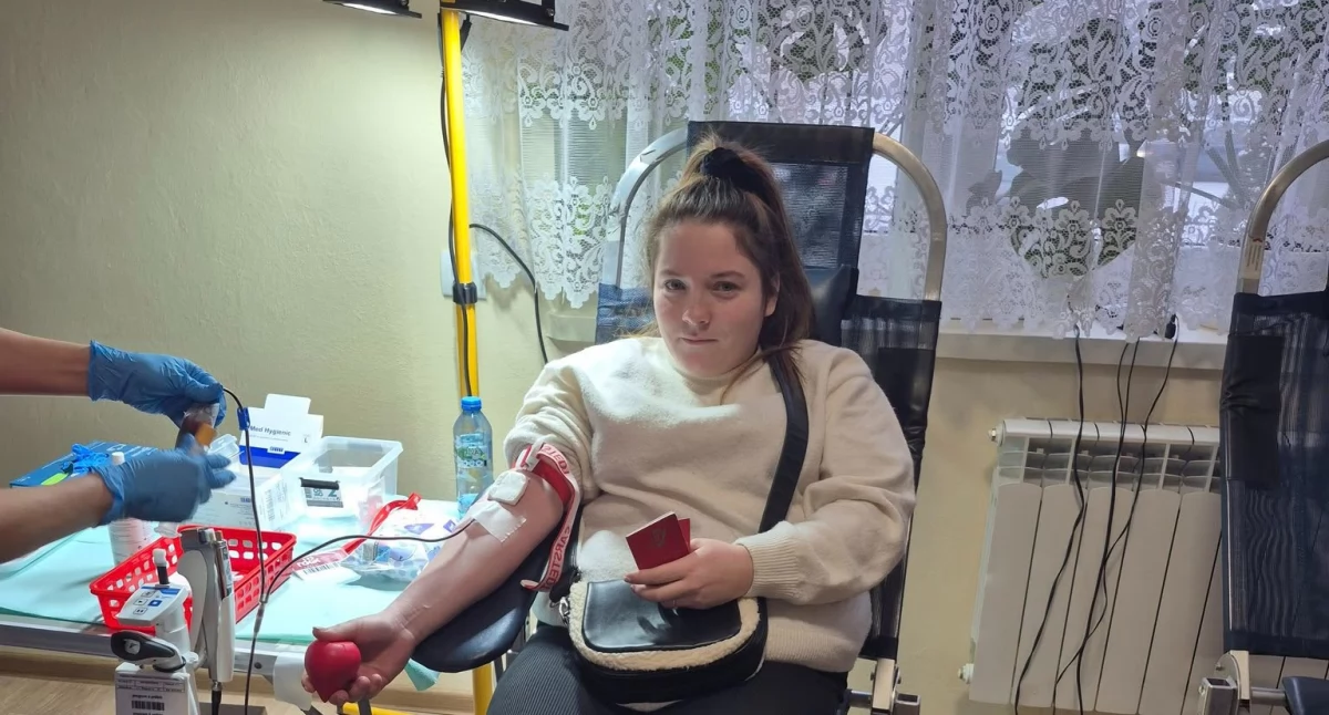 Rekordowa zbiórka krwi w Hucie Dąbrowie! Ponad 40 osób oddało krew, a liczba dawców wciąż rośnie!