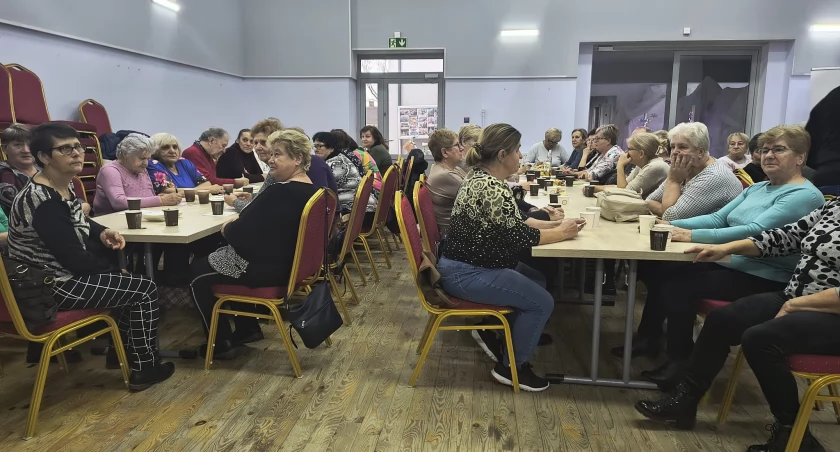 KLUB SENIORA „SENIOR NA TOPIE” ROZPOCZYNA NOWY ROK Z ENERGIĄ I UŚMIECHEM!