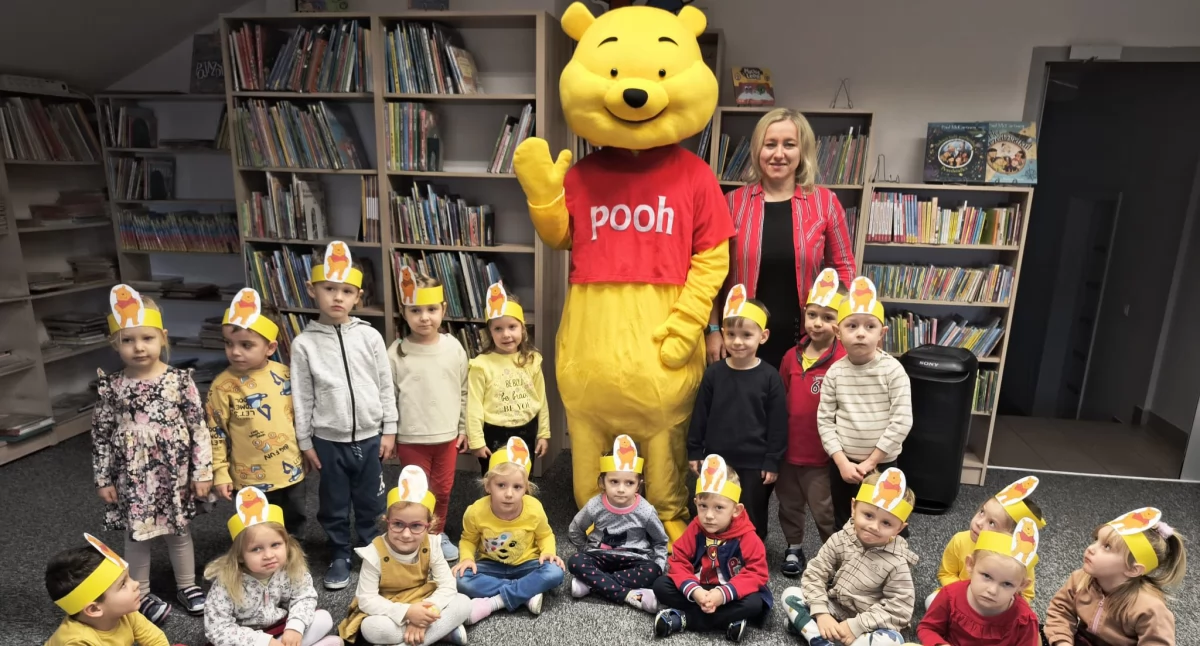 Przygoda z Kubusiem Puchatkiem w Trzebieszowie! Dzieci zachwycone wizytą ulubionego misia [ZDJĘCIA]