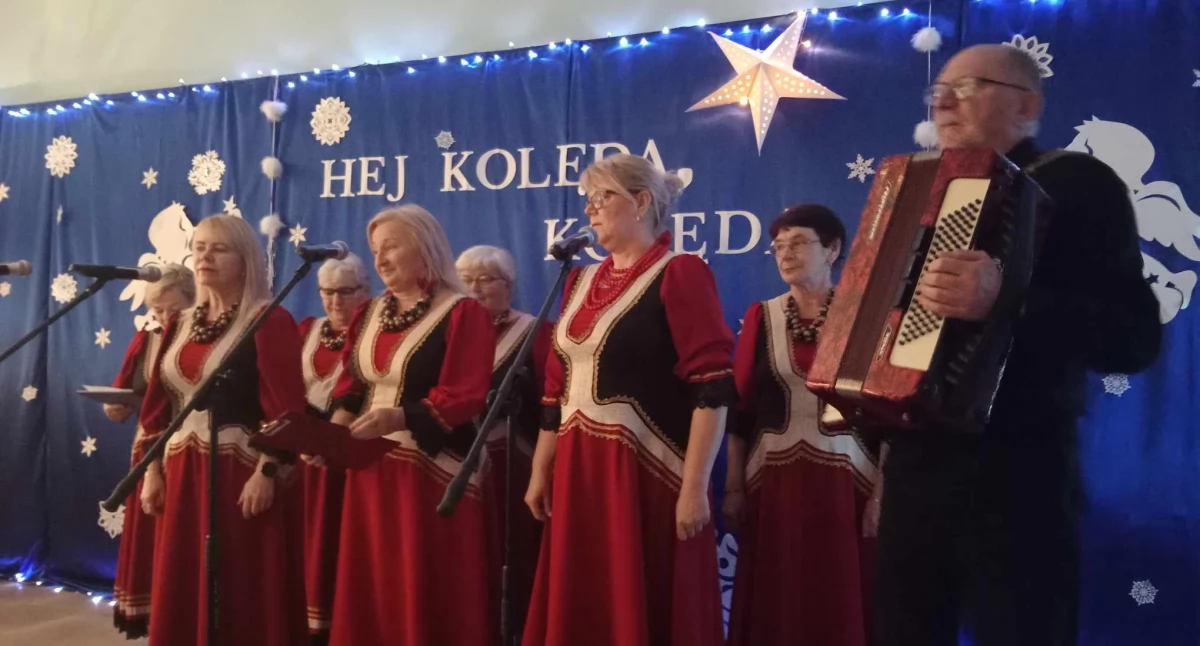 Niezapomniany koncert kolęd w Centrum Kultury w Dąbiu. Lokalni artyści zachwycili publiczność [WIDEO + ZDJĘCIA]