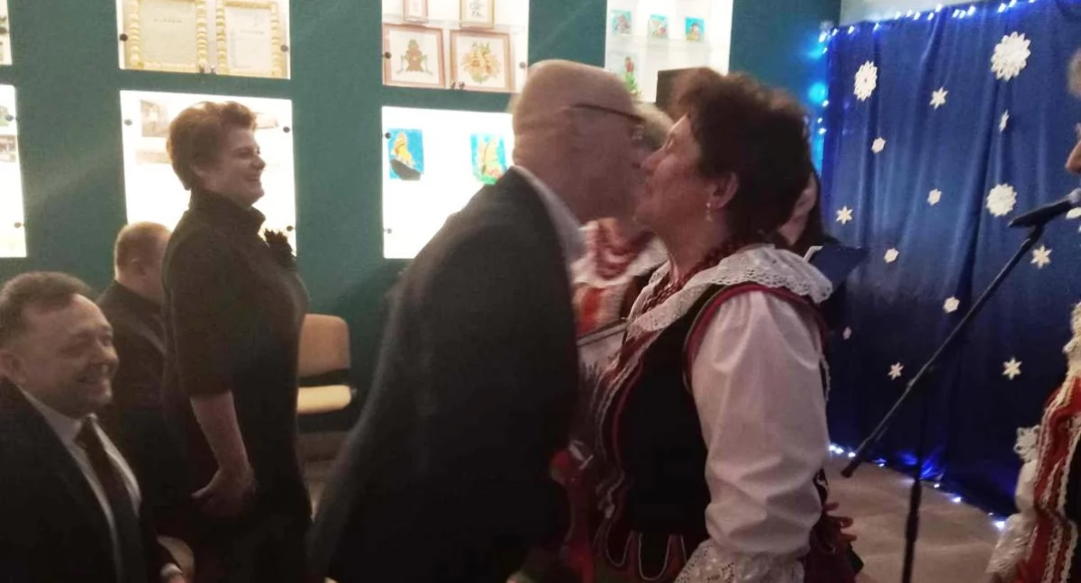 Mariusz Osiak świętował imieniny na koncercie. Śpiewy, życzenia i słodka niespodzianka [WIDEO]