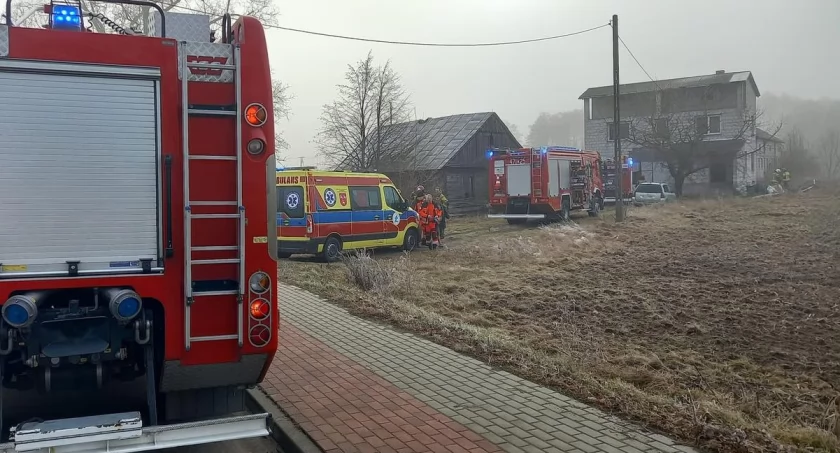 Groźny pożar w Aleksandrowie! Strażacy walczyli z żywiołem w domu jednorodzinnym