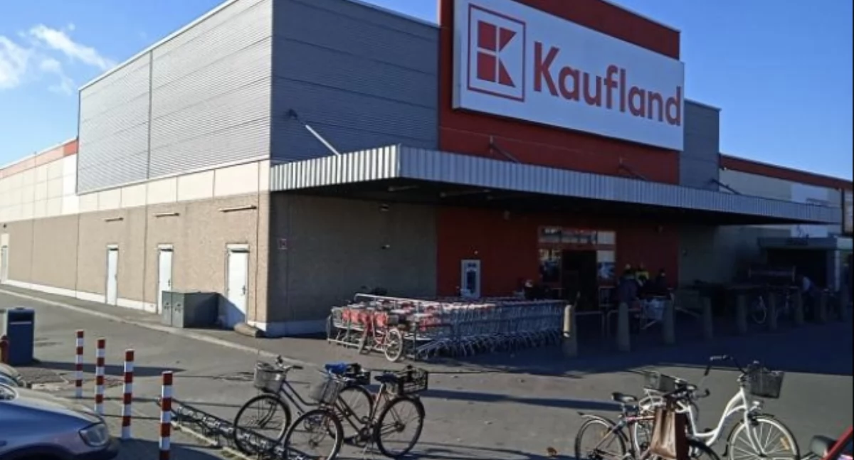 Kolizja na parkingu przy Kauflandzie w Łukowie! Audi zderzyło się ze Skodą