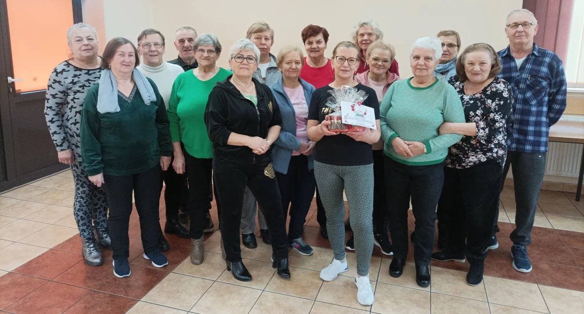 Niezwykła niespodzianka dla Seniorów w Ryżkach od uczniów z Łukowa! Z okazji Dnia Babci i Dziadka