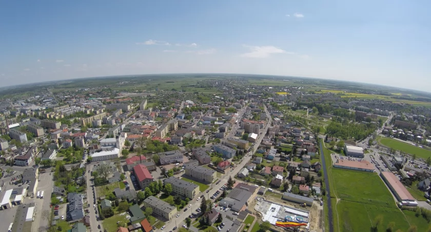 Łuków się zmienia! Nowoczesny monitoring, ekologiczne autobusy i zielone przestrzenie – na to miasto czeka!