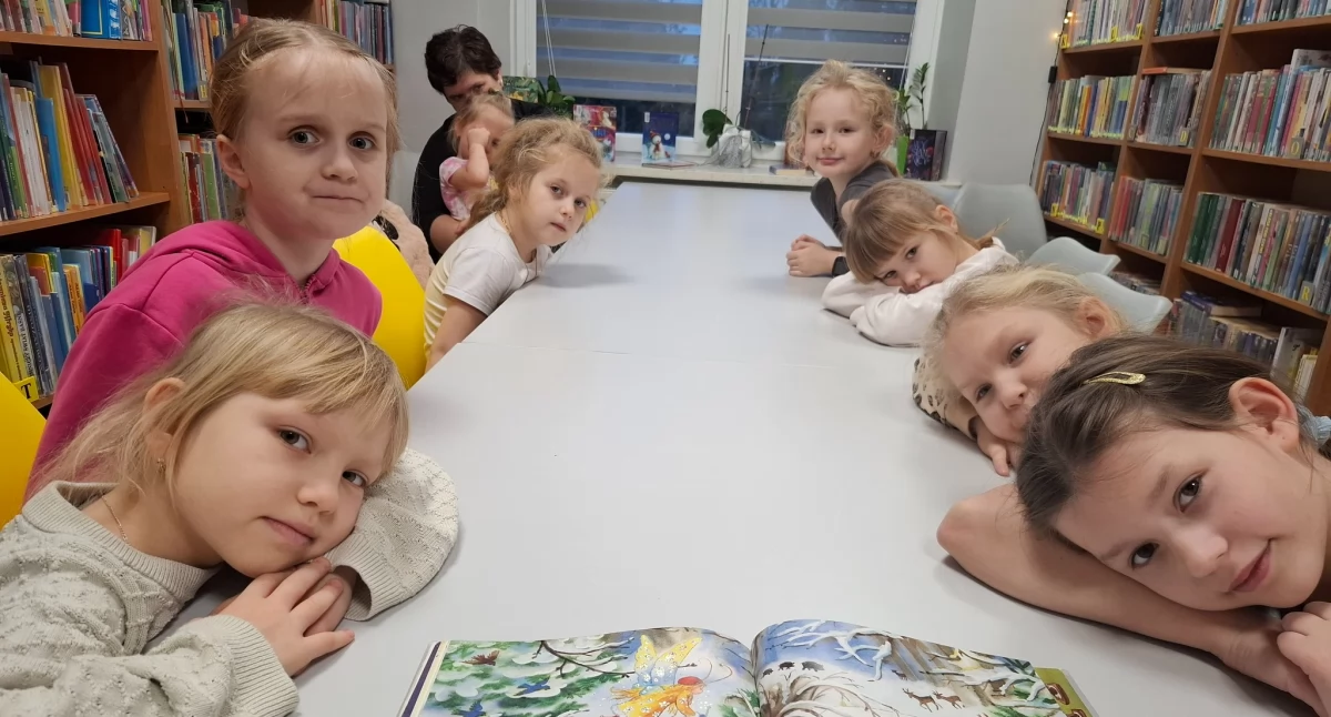 Przedszkolaki uczą się pomagać! Wyjątkowe lekcje empatii w bibliotece