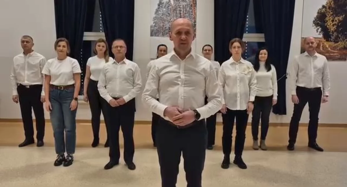 Przysiady dla Dawidka! Wójt i pracownicy gminy Łuków zrobili 10 w szczytnym celu [WIDEO]